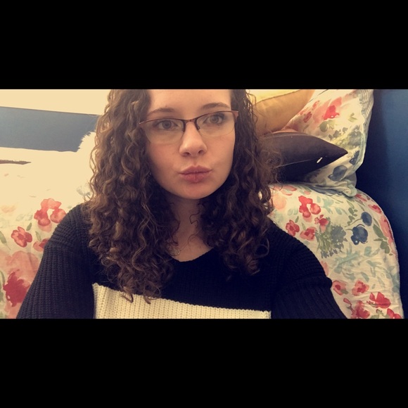 Meet your Posher! -Courtney - Picture 5 of 6